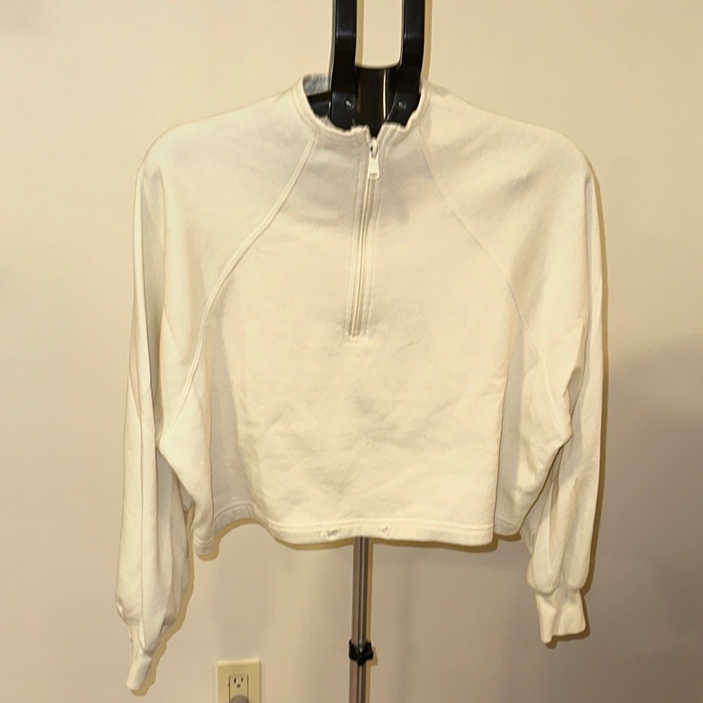 Urban Outfitters Women's Cream Half-Zip Sweatshirt -Size XS